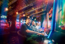 Dasbor bonus iso777 menampilkan bonus penyambutan, reload, dan opsi cashback mingguan